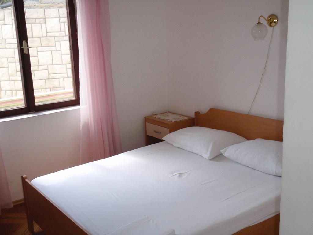 Apartments Ariana Pag Town Rum bild